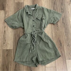 Madewell Army‎ Green Shorts Romper with belt Womens Size Medium